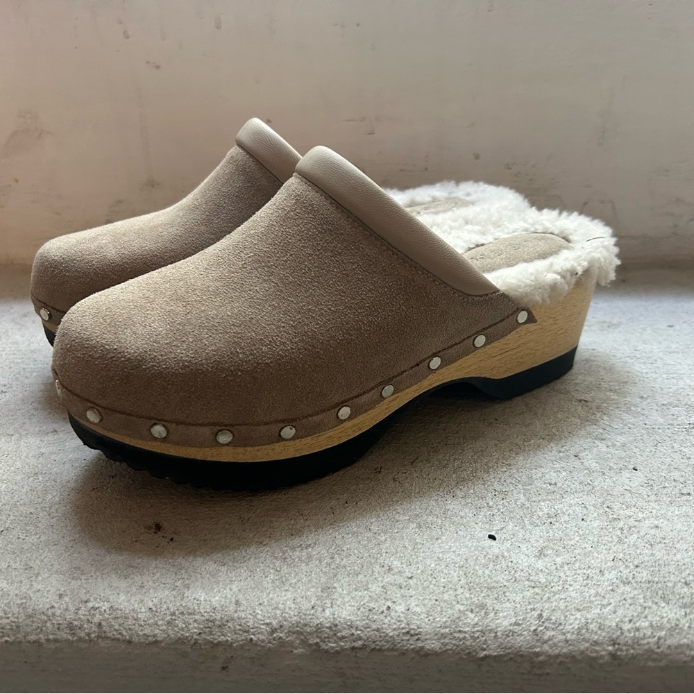 Cream Mules with Wooden Sole and Cozy Lining